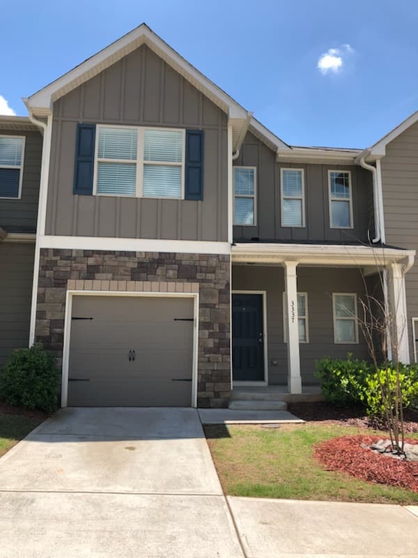 Kennesaw House: 3337 Blue Springs Walk NW