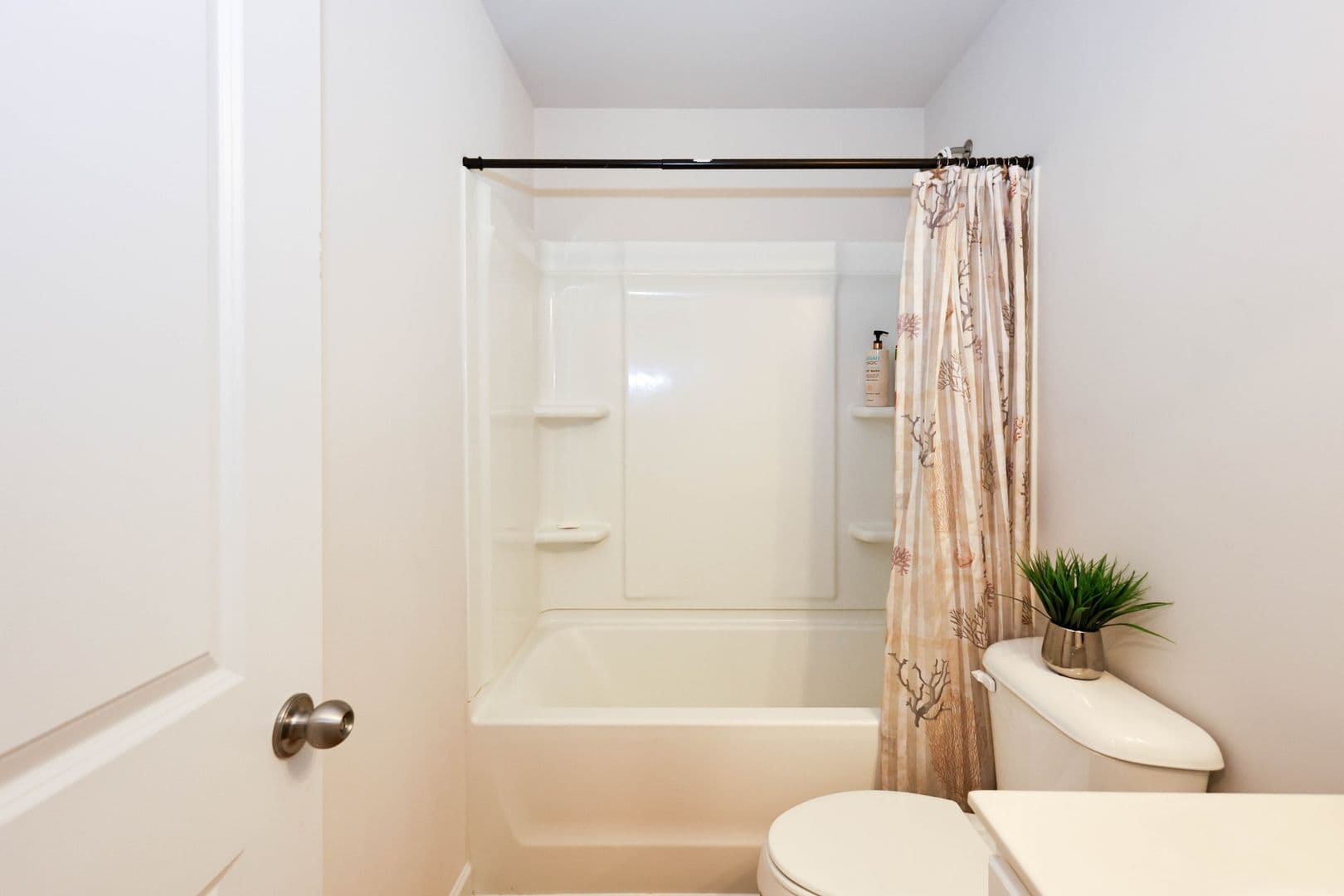 Stonecrest Townhome: 3493 Lakeview Creek