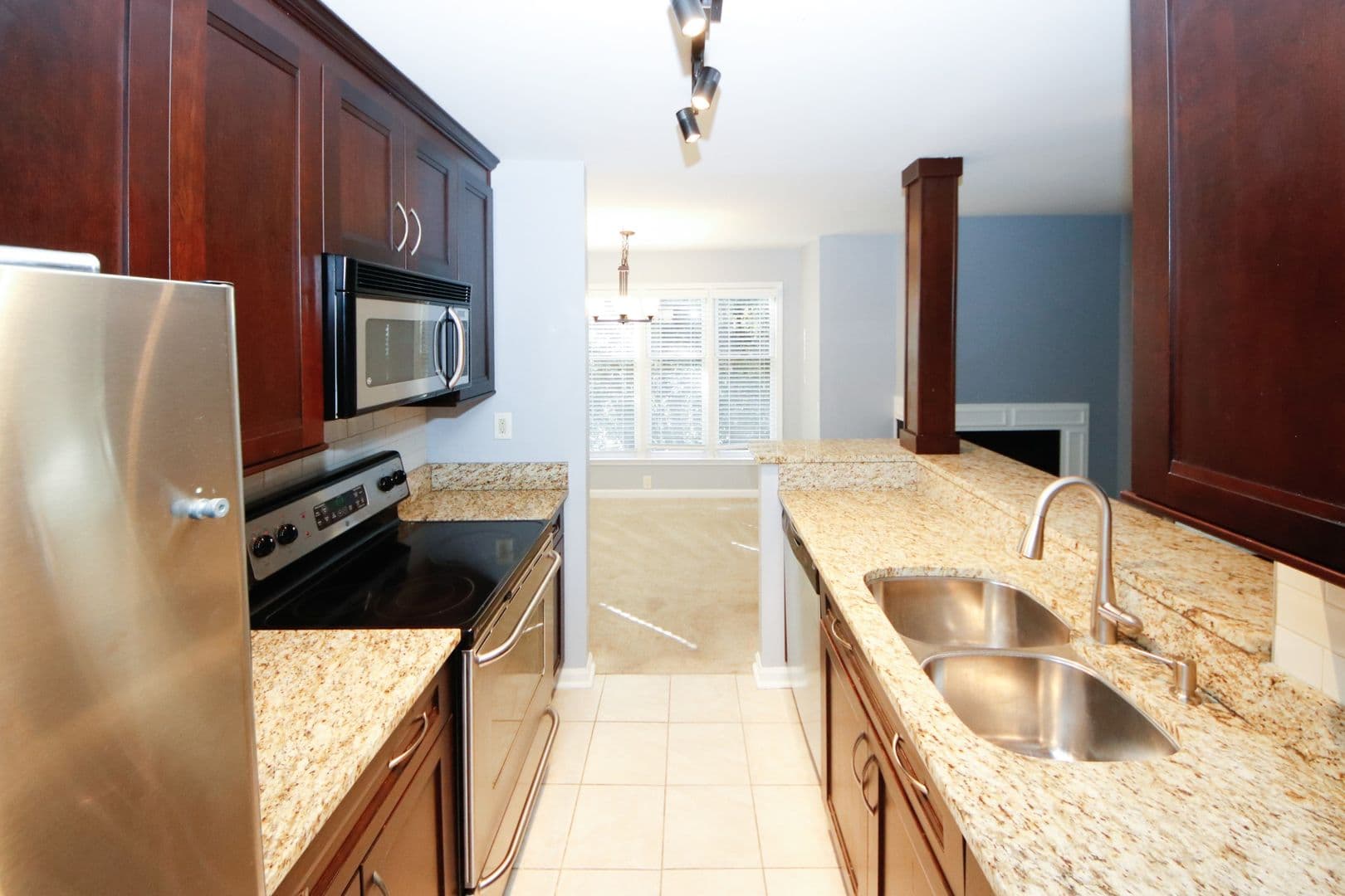 Sandy Springs Condo: 702 Garden Ct.