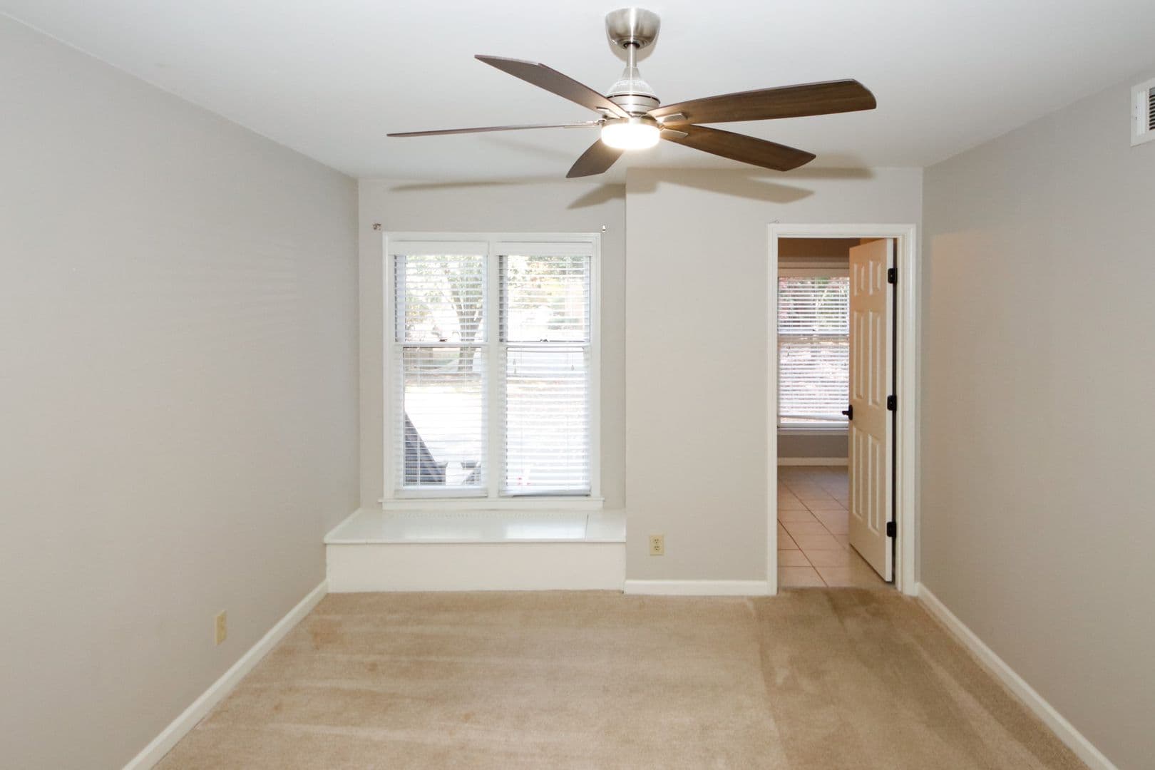 Sandy Springs Condo: 702 Garden Ct.