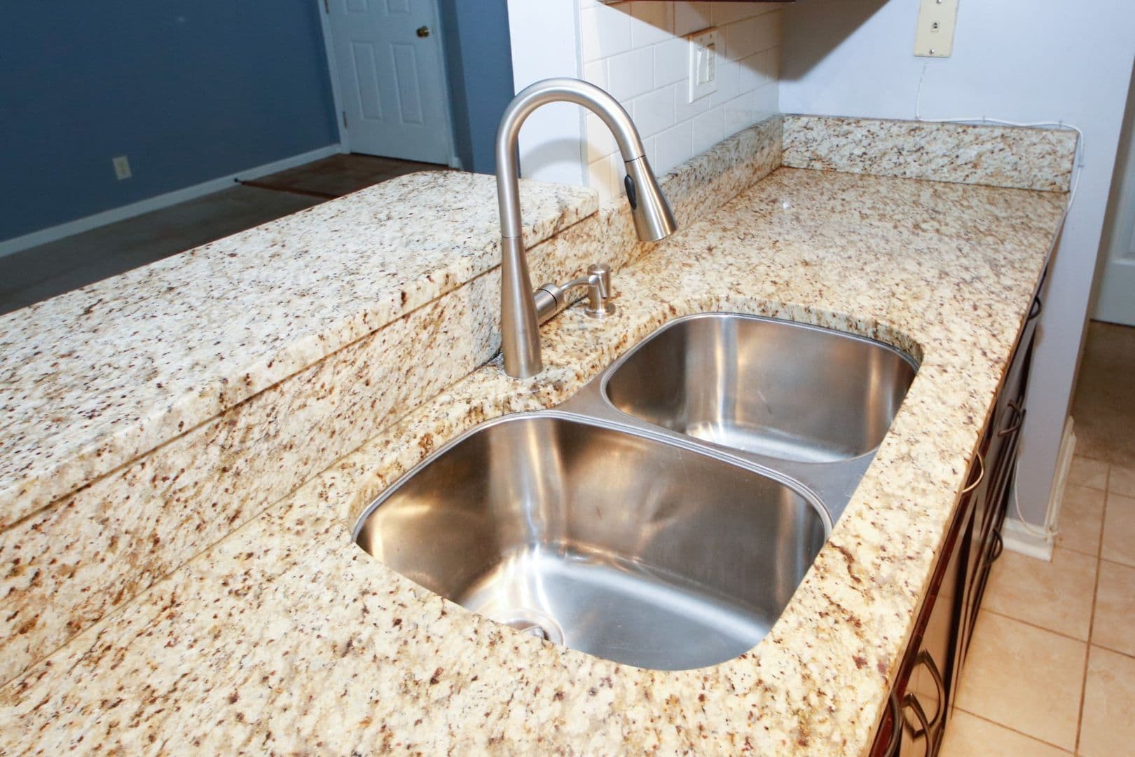 Sandy Springs Condo: 702 Garden Ct.