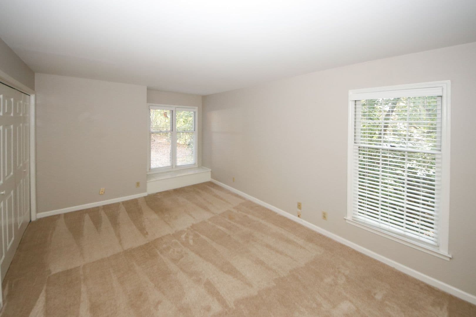 Sandy Springs Condo: 702 Garden Ct.