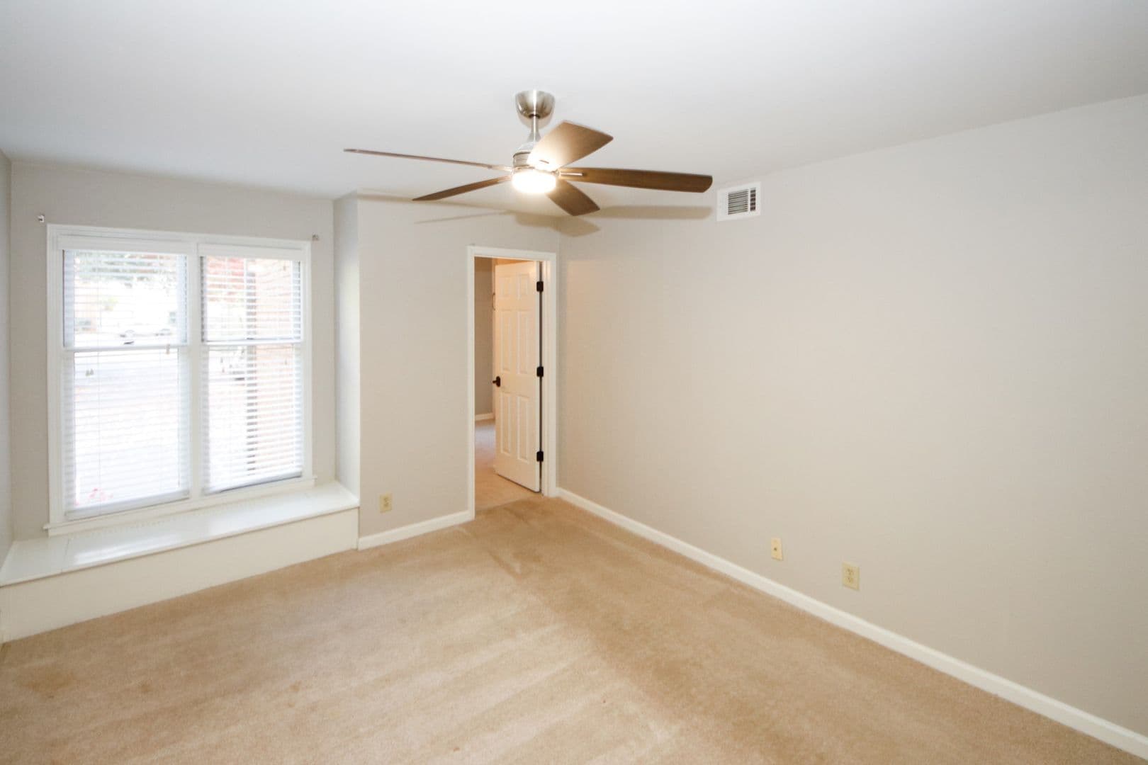 Sandy Springs Condo: 702 Garden Ct.
