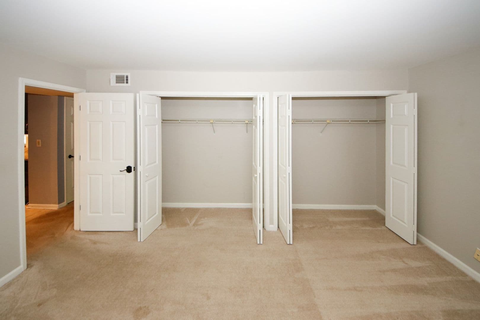 Sandy Springs Condo: 702 Garden Ct.