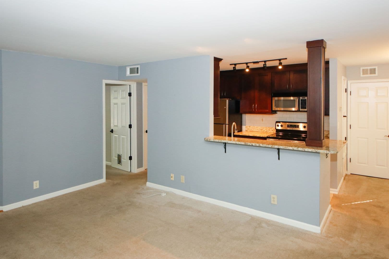 Sandy Springs Condo: 702 Garden Ct.