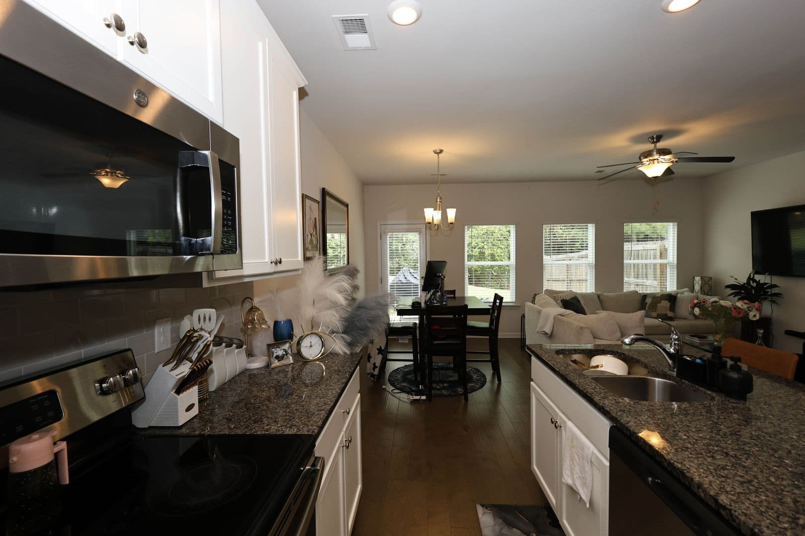 Stonecrest Townhome: 3493 Lakeview Creek