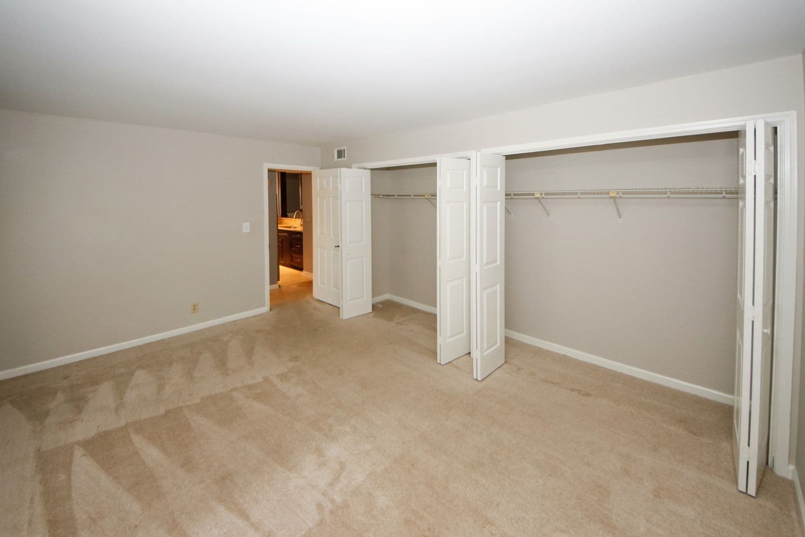 Sandy Springs Condo: 702 Garden Ct.