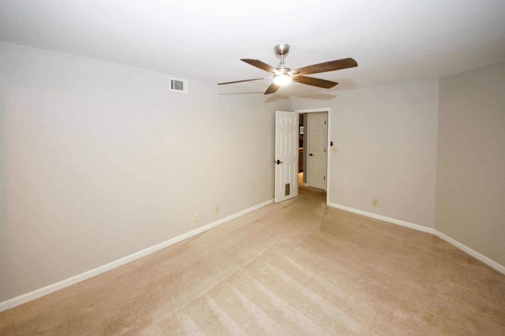 Sandy Springs Condo: 702 Garden Ct.