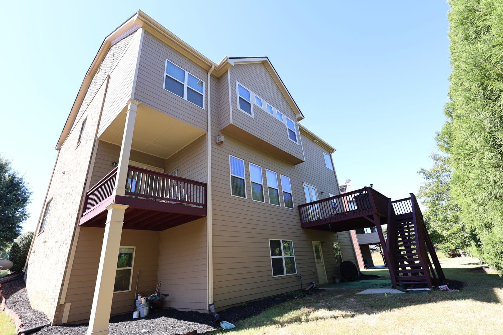 Johns Creek House: 825 Morganton Drive