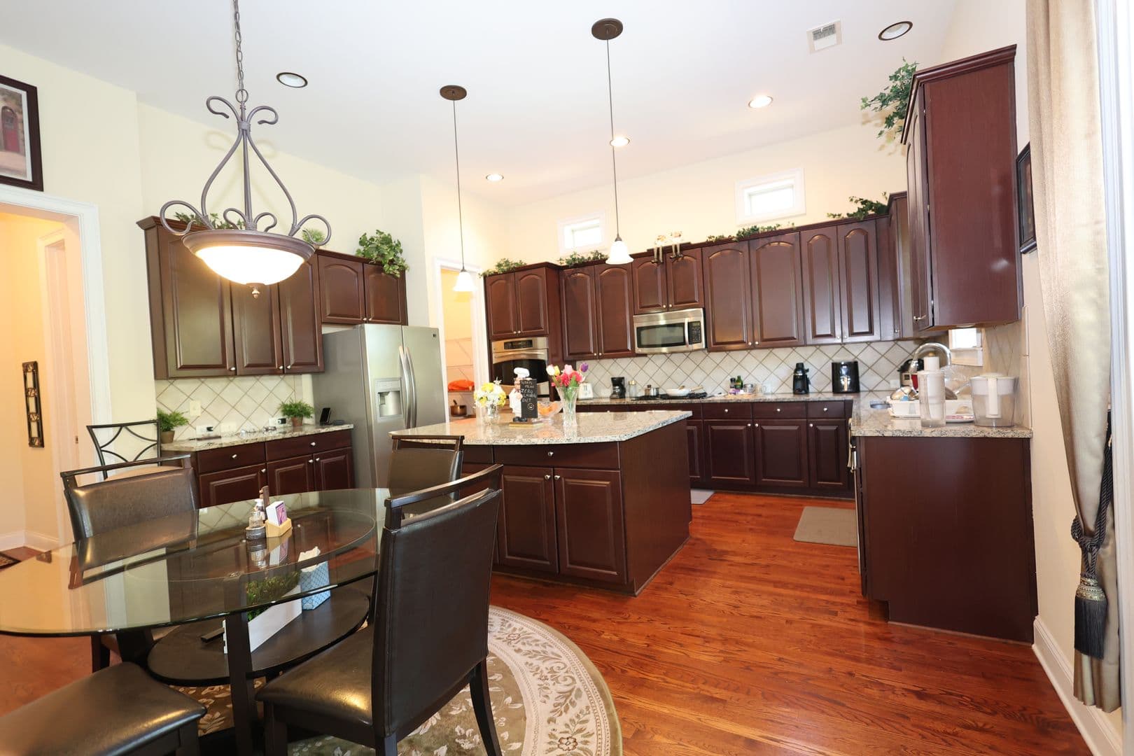 Johns Creek House: 825 Morganton Drive
