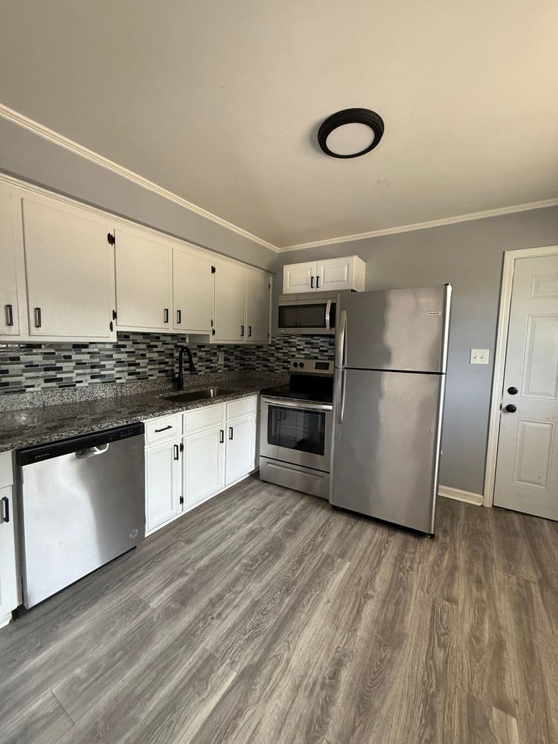 Macon House: 2909 Skyline Road
