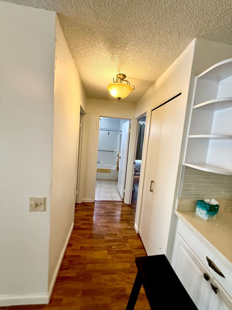 Lihue House: 3-3400 Kuhio Hwy #307