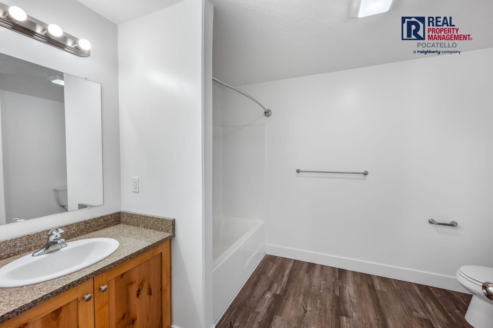 Chubbuck Apartment: 251 W Linden  Bld.9
