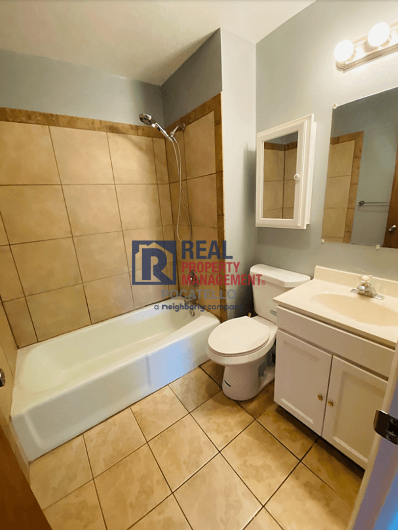 Pocatello Apartment: 951 - 955 Renee Ave