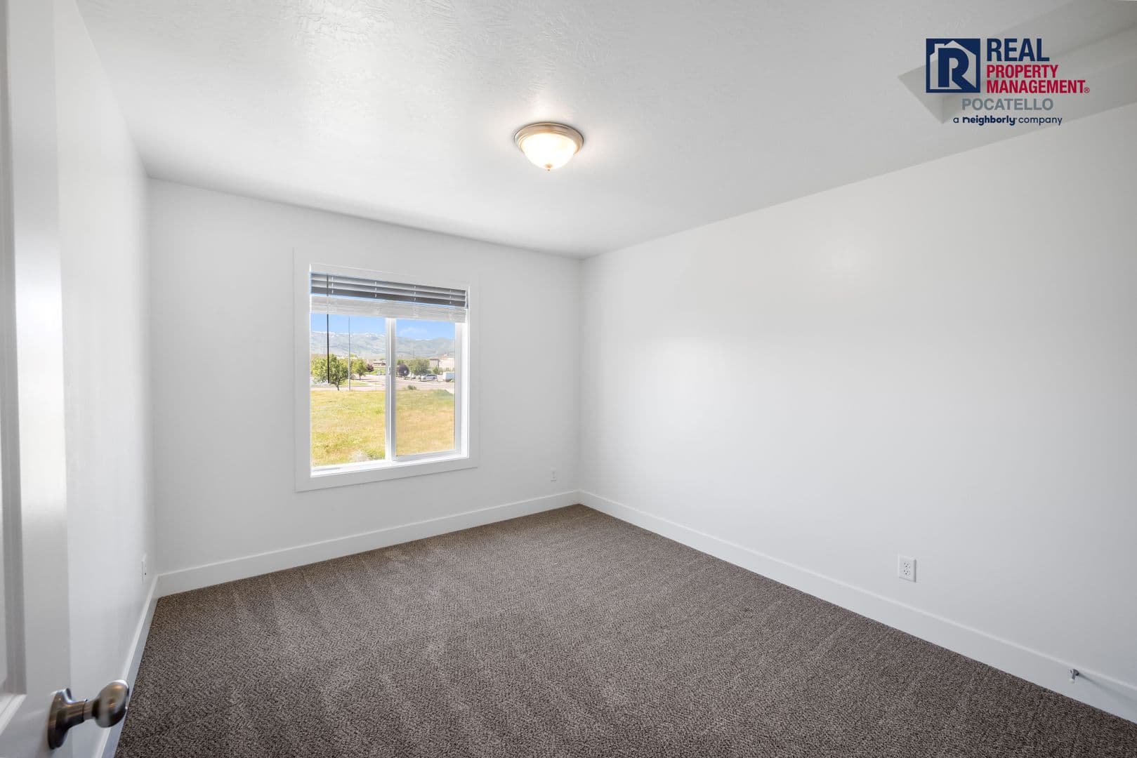 Chubbuck Apartment: 251 W Linden  Bld.9