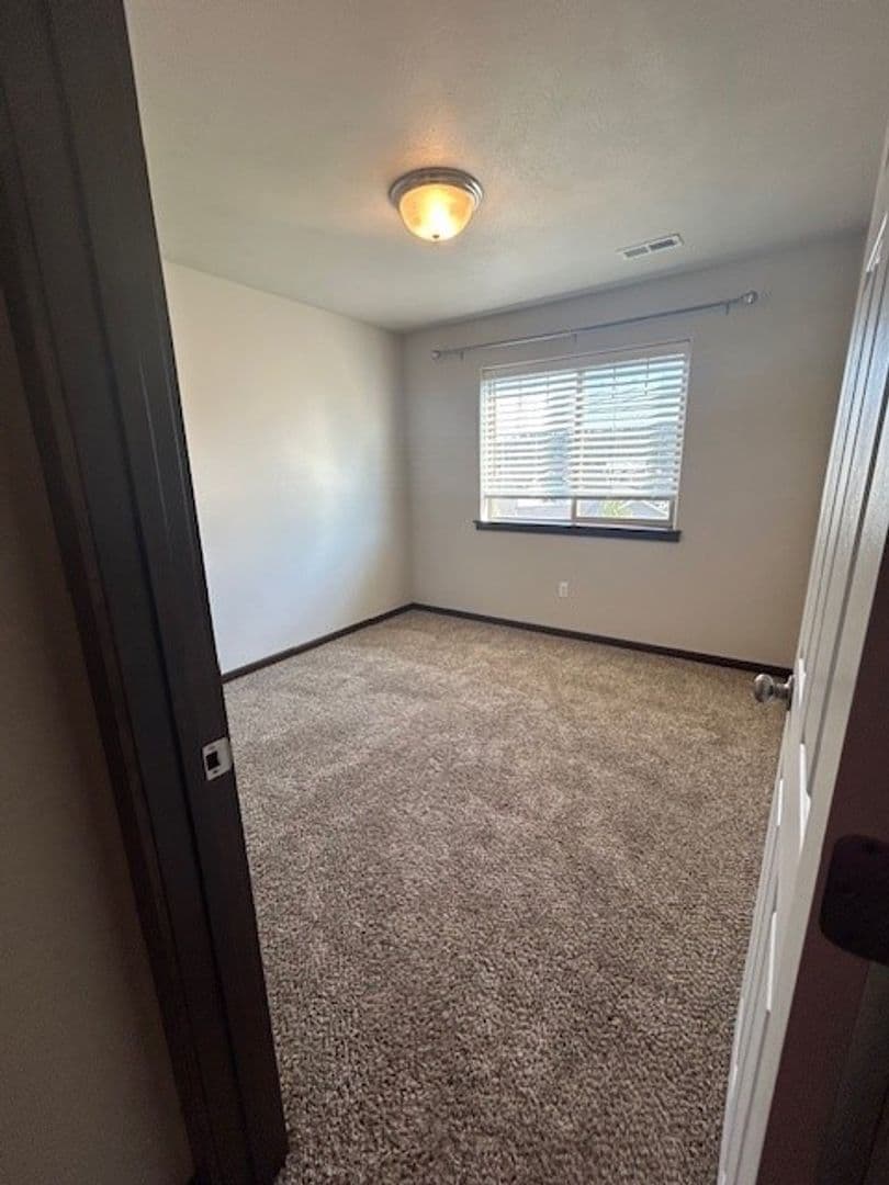 Coeur d Alene House: 3075 N Belmont Rd