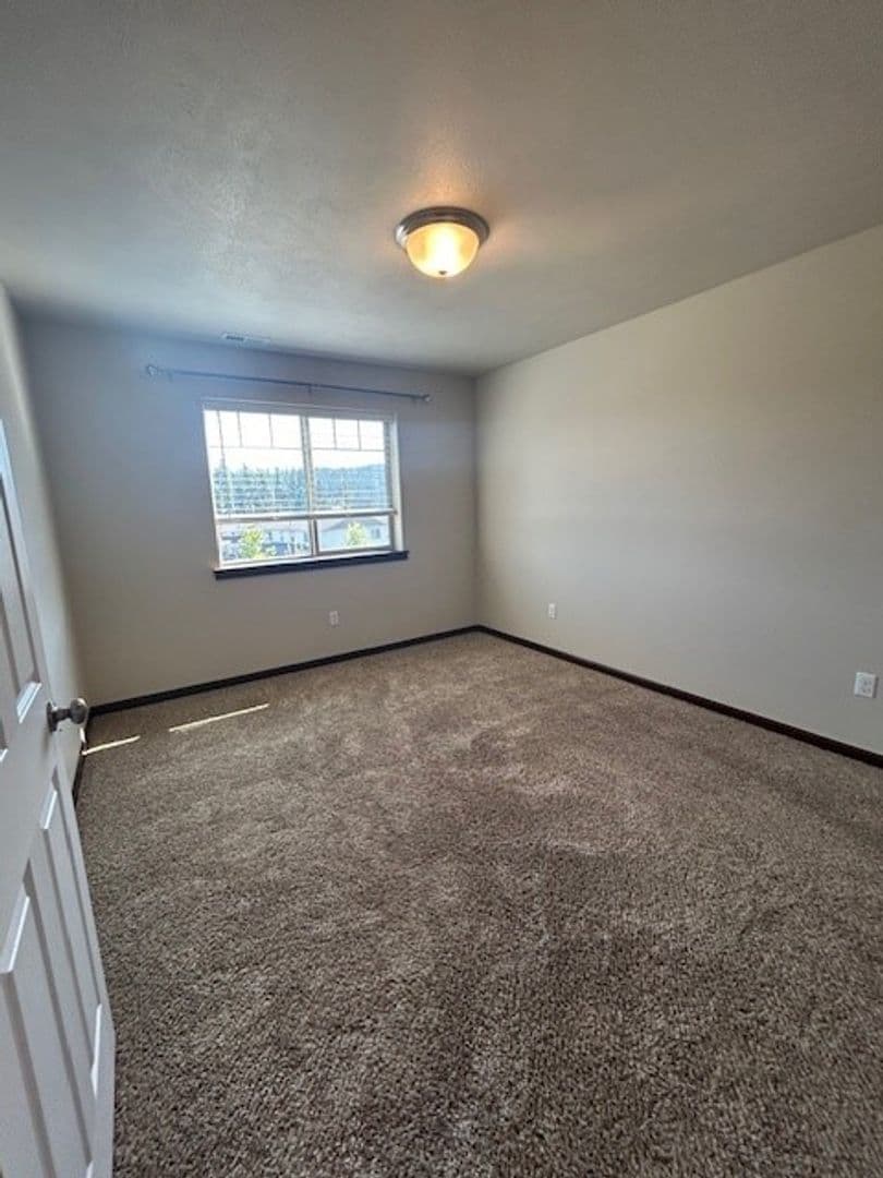 Coeur d Alene House: 3075 N Belmont Rd