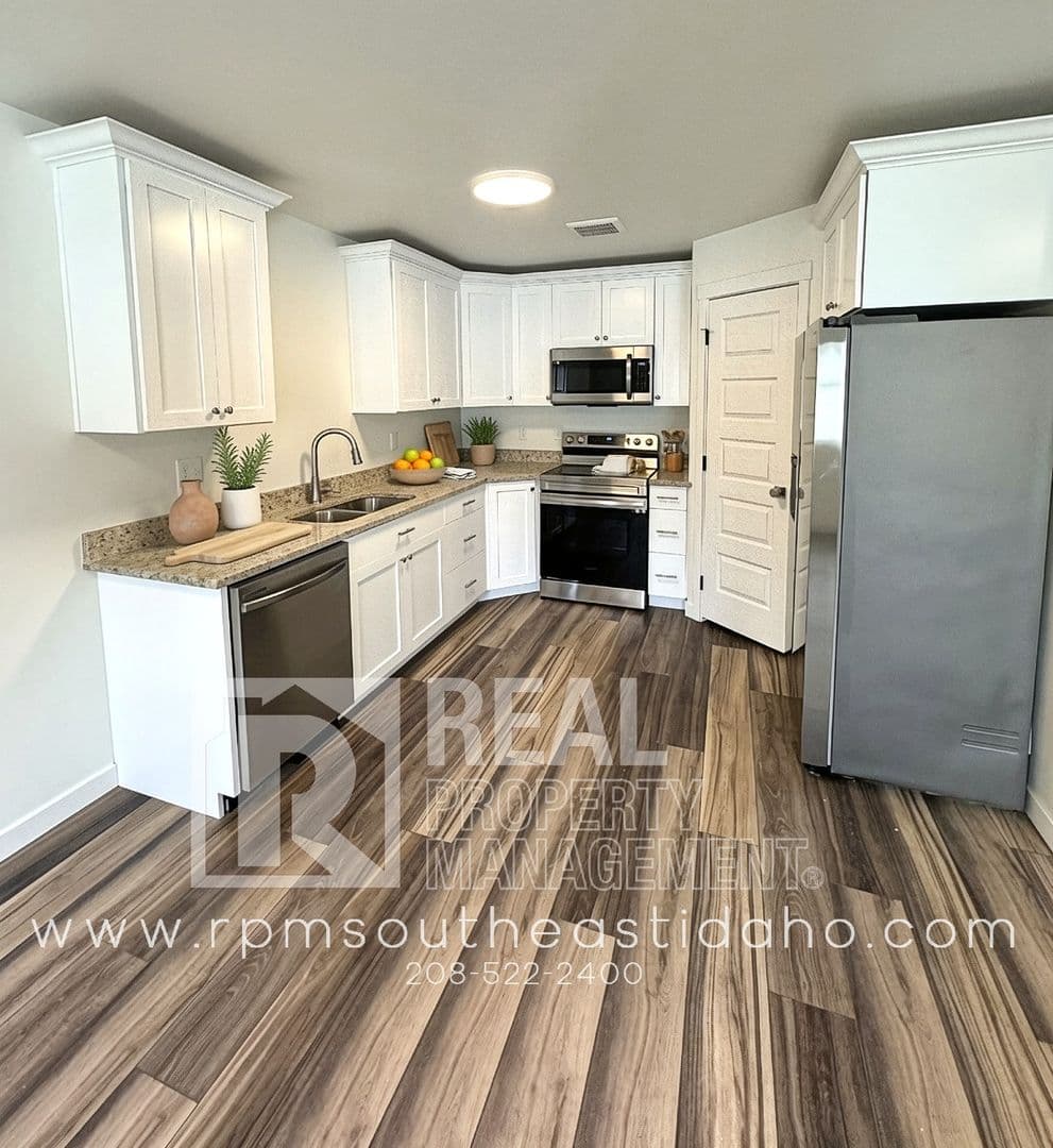 Idaho Falls Townhome: 845 Golden Bear Ln