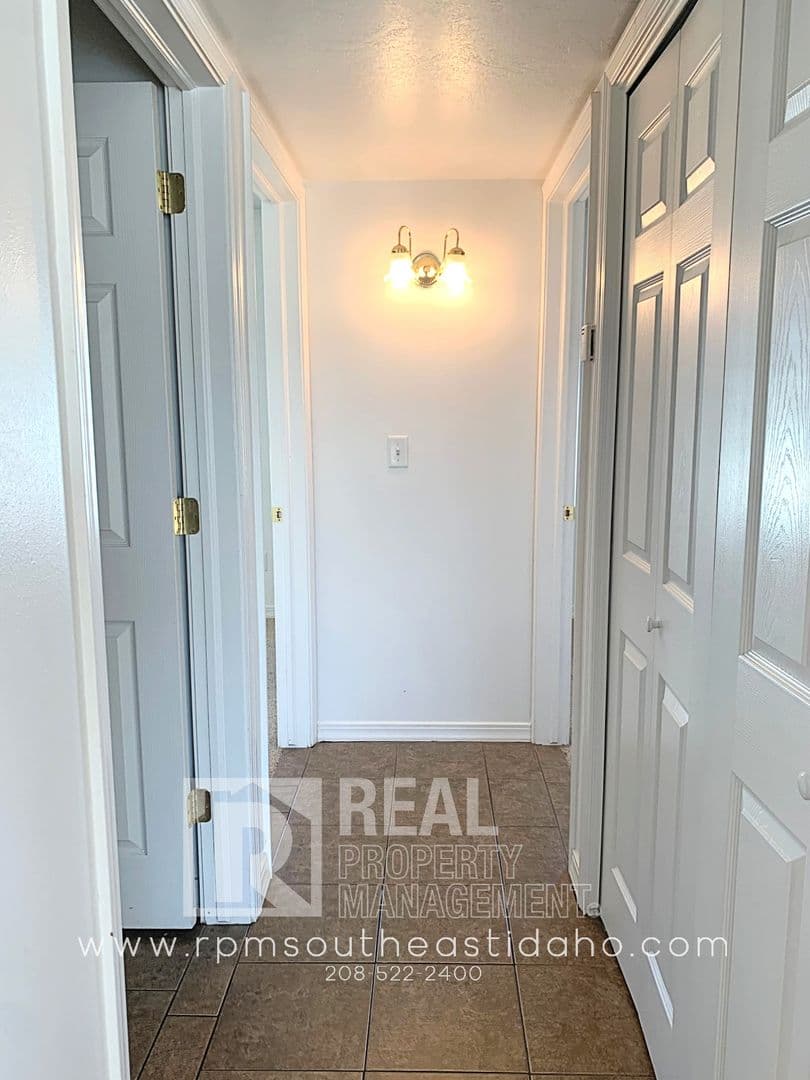 Rexburg Apartment: 318 Pioneer Rd