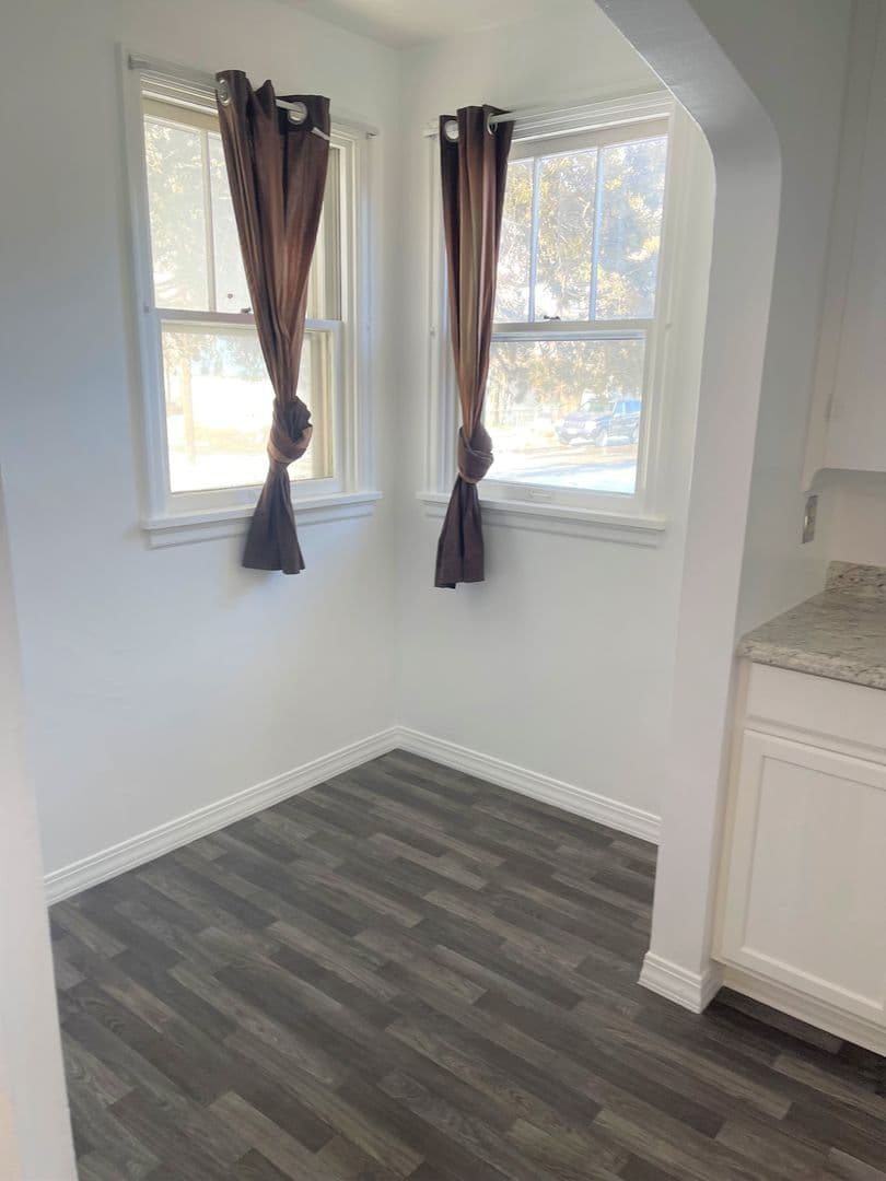 Twin Falls House: 129 Castleford St W