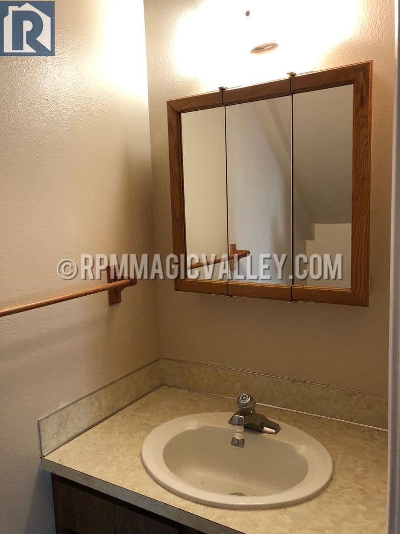 Twin Falls House: 747 Meadows Drive #2