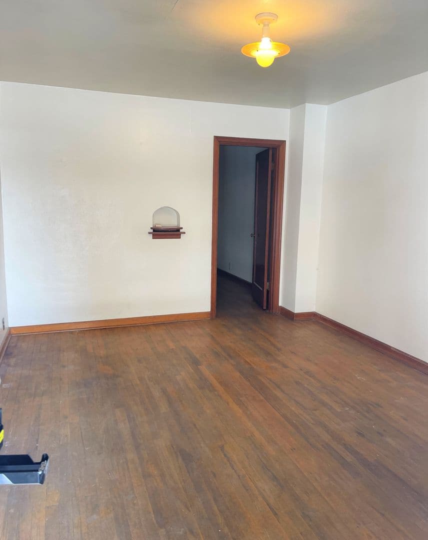 Twin Falls House: 129 Castleford St W