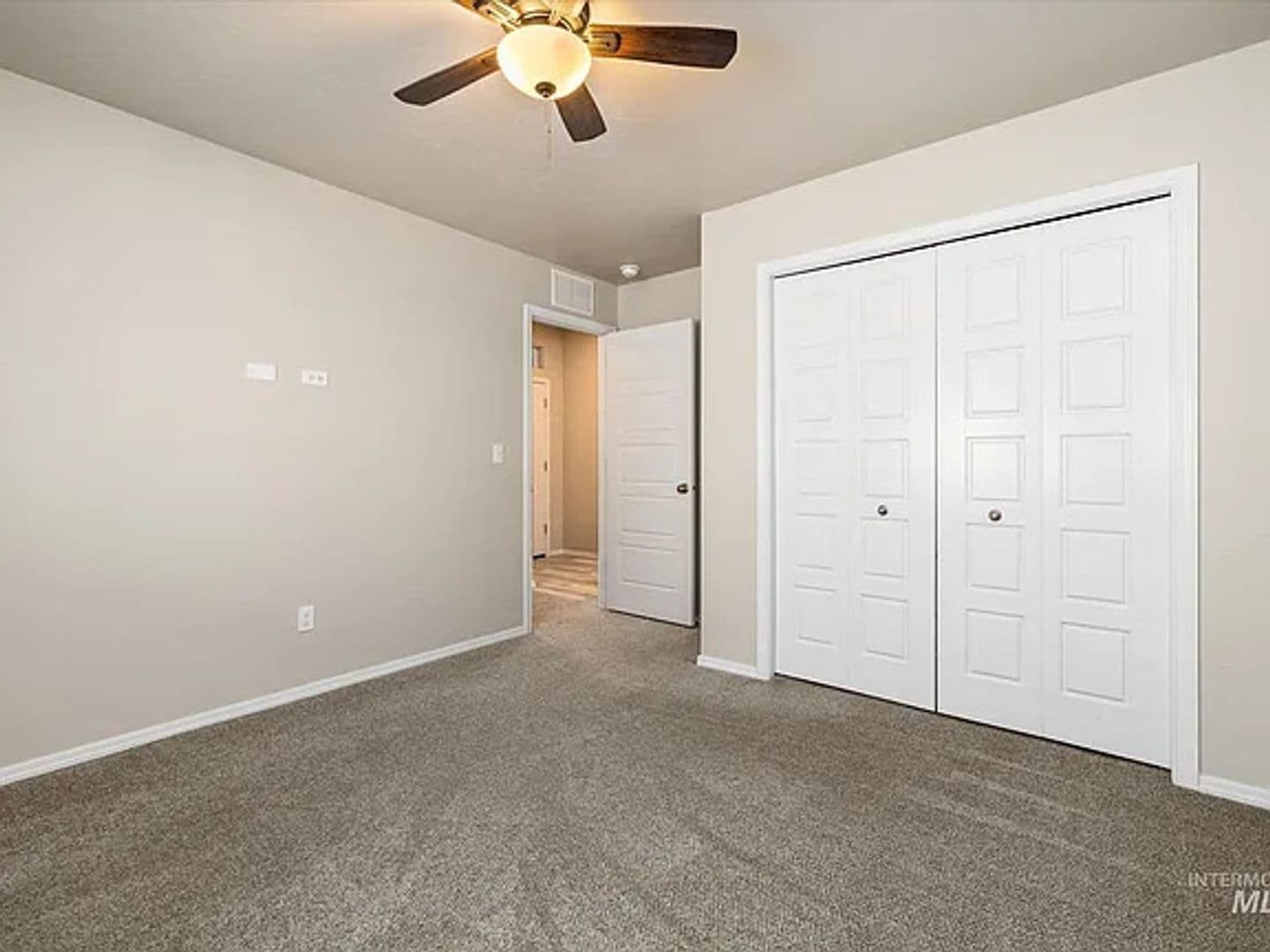 Star House: 11887 W Box Canyon St