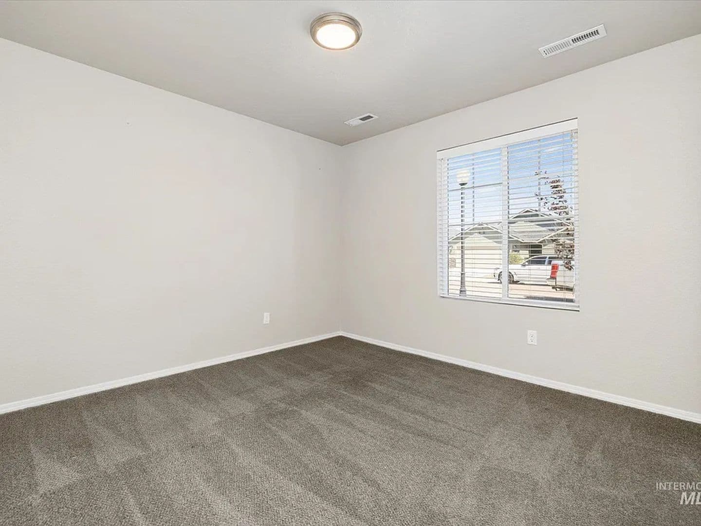 Star House: 11887 W Box Canyon St