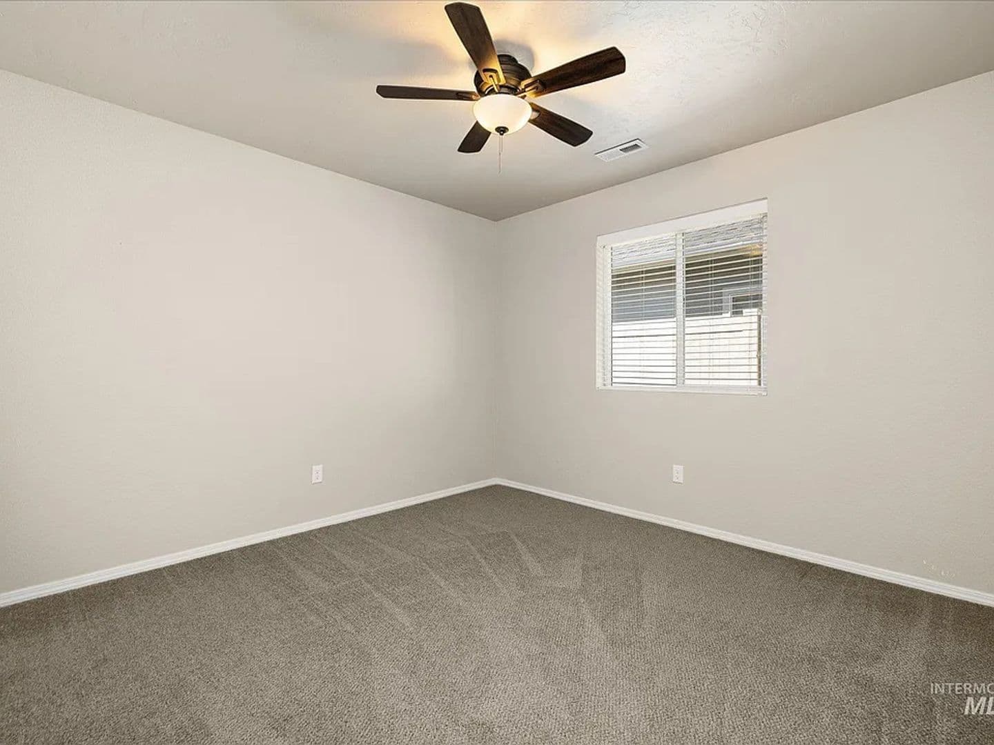 Star House: 11887 W Box Canyon St