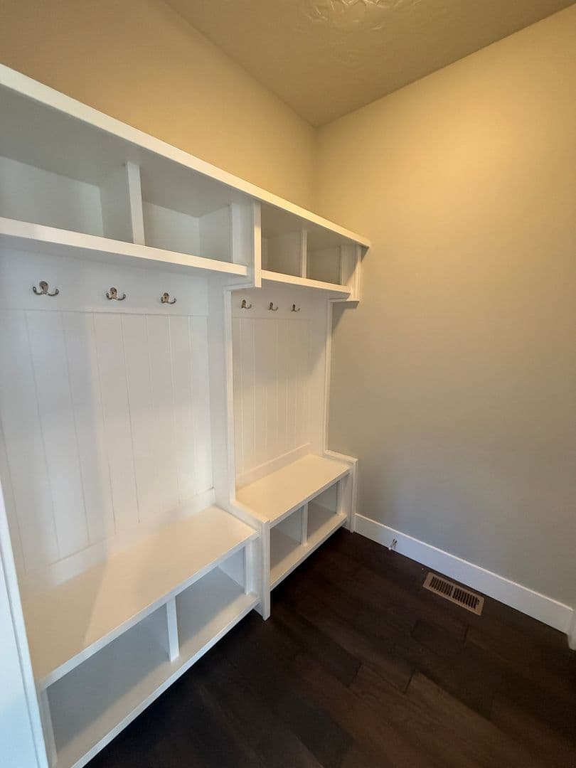 Meridian House: 3535 W Lesina St