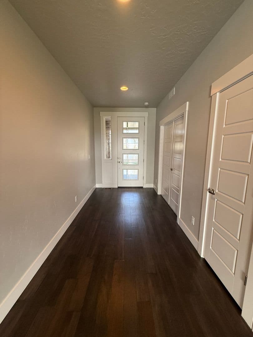 Meridian House: 3535 W Lesina St