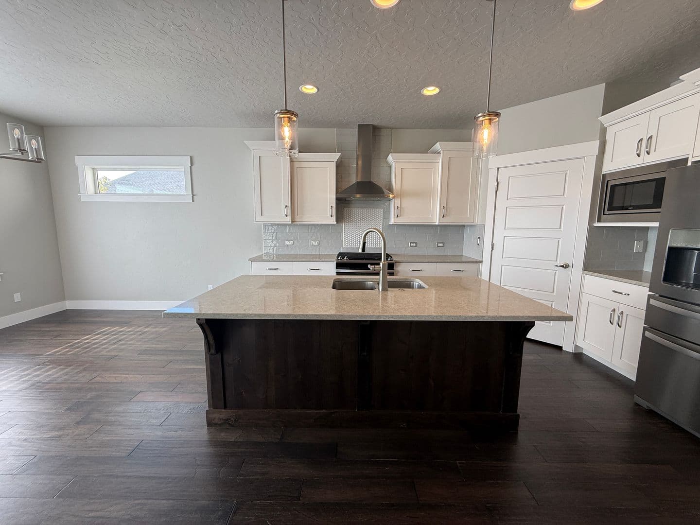 Meridian House: 3535 W Lesina St