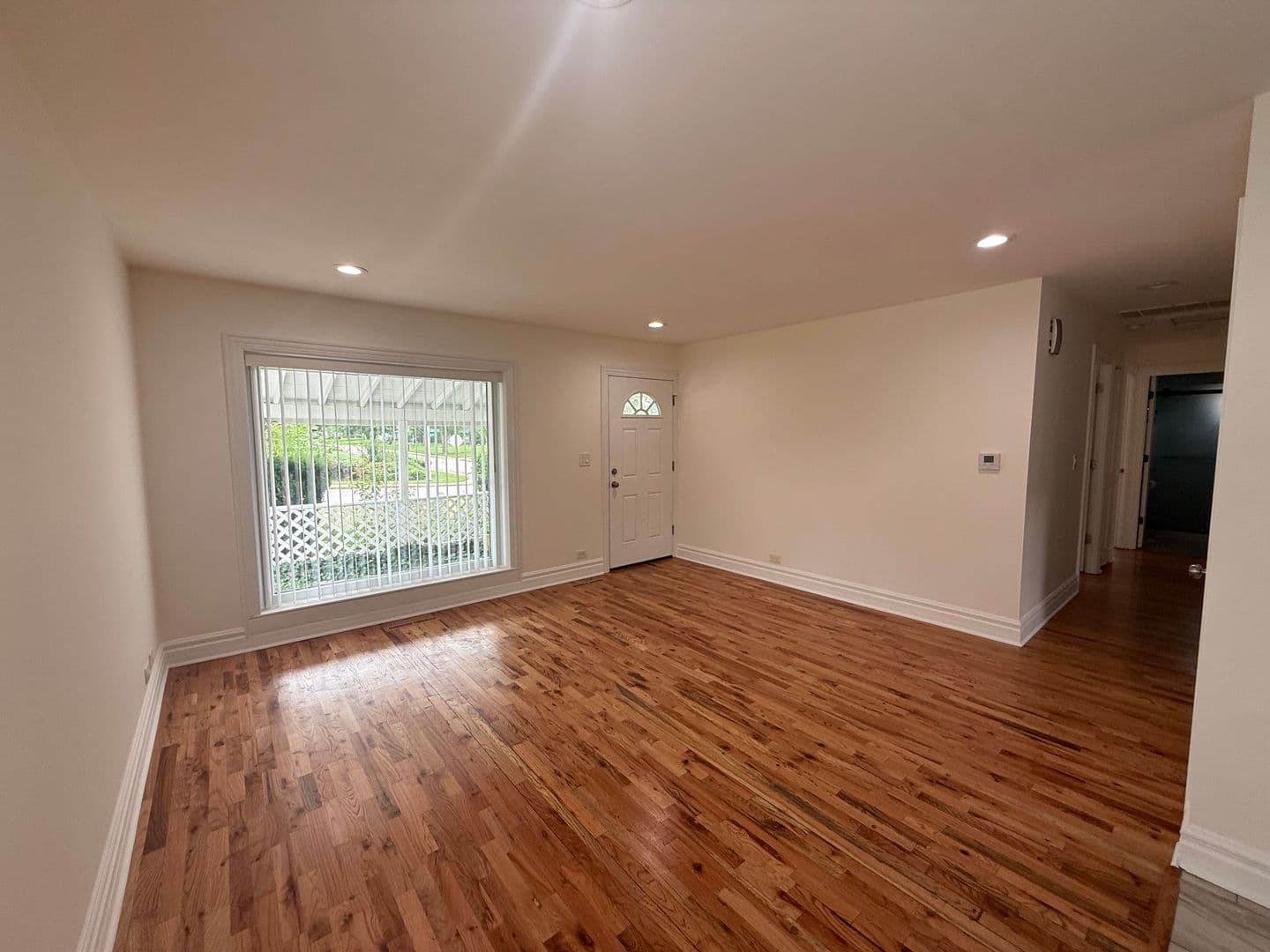 Glenview House: 542 Cherry Ln,
