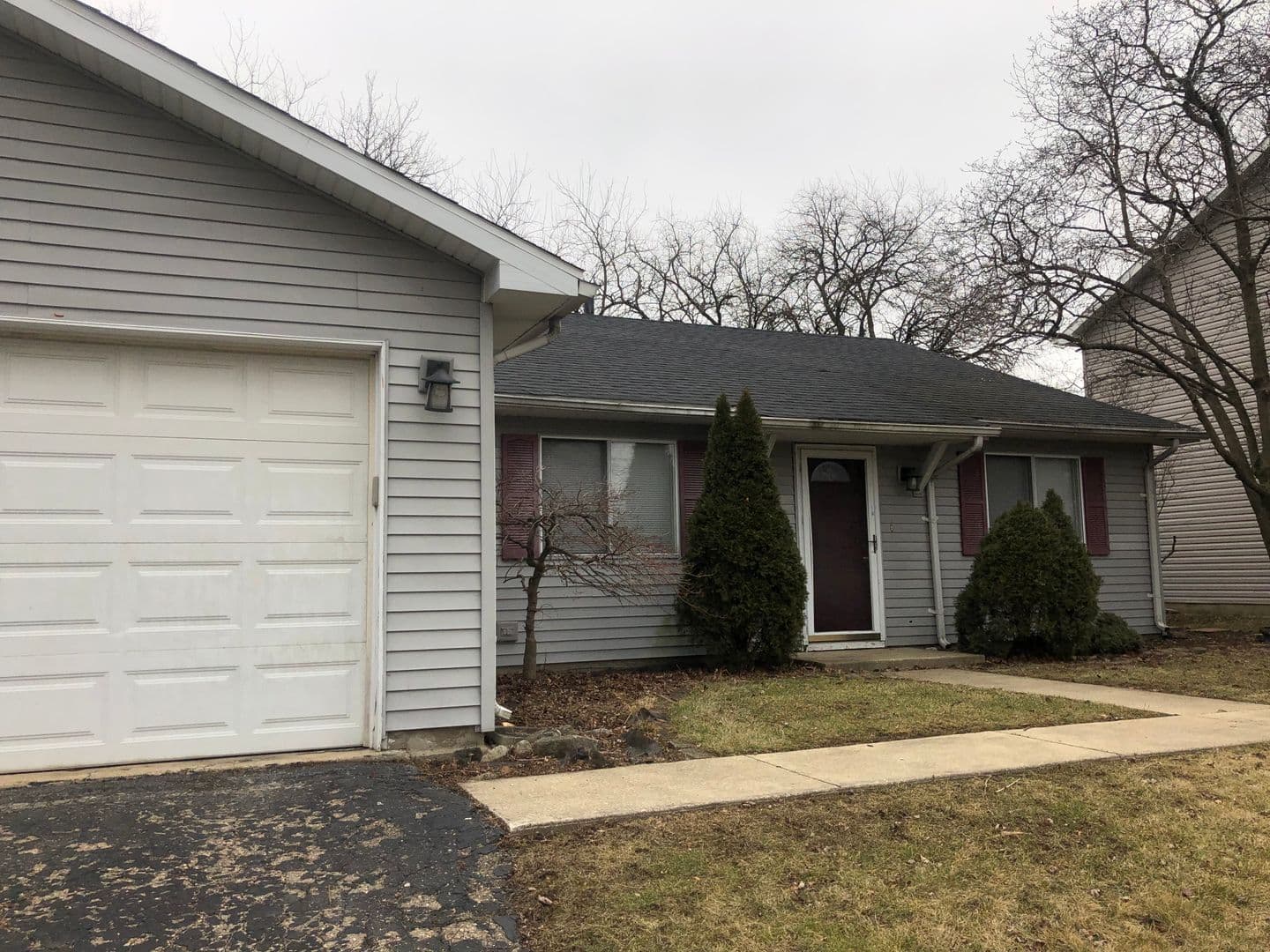 Bolingbrook House: 448 Independence