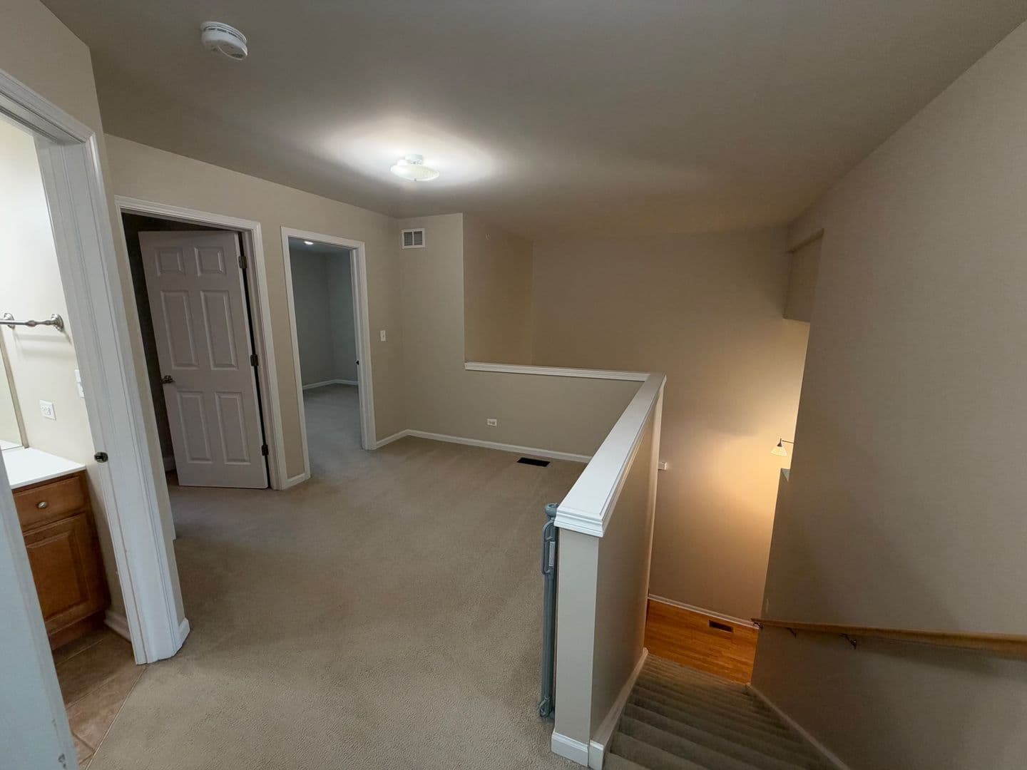Streamwood Townhome: 924 Elizabeth Dr