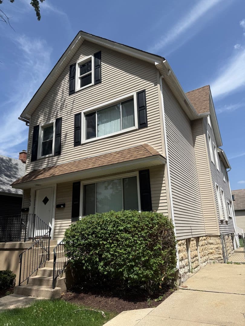 Forest Park Apartment: 150 Rockford Ave