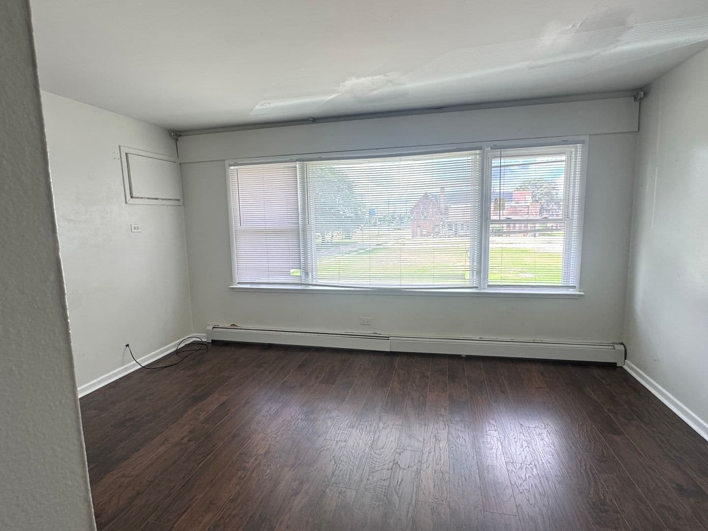 Maywood Apartment: 1019 S 16th Ave