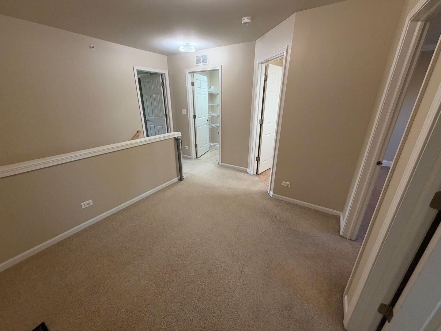 Streamwood Townhome: 924 Elizabeth Dr