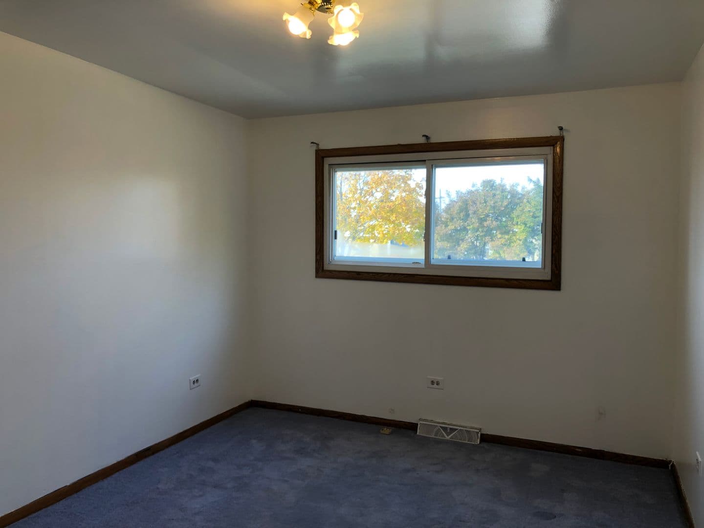 Schiller Park House: 5041 Forster Ave