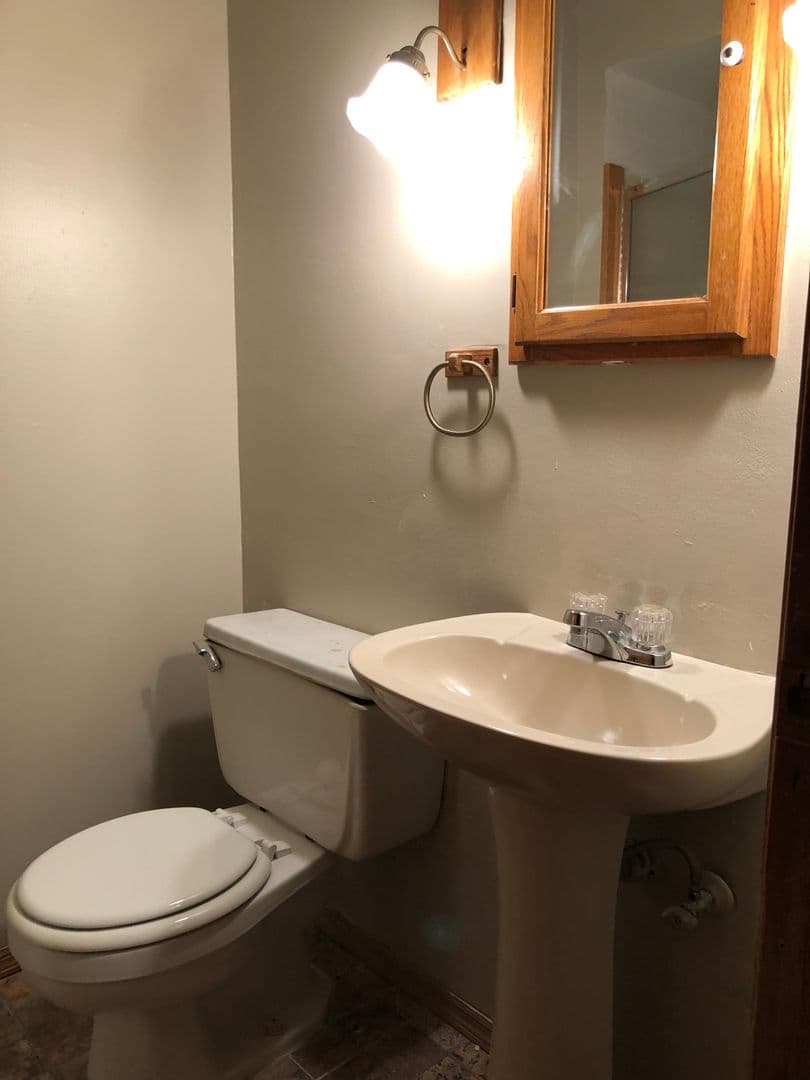 Schiller Park House: 5041 Forster Ave