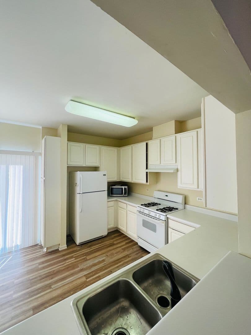 Aurora House: 2244 Daybreak Dr