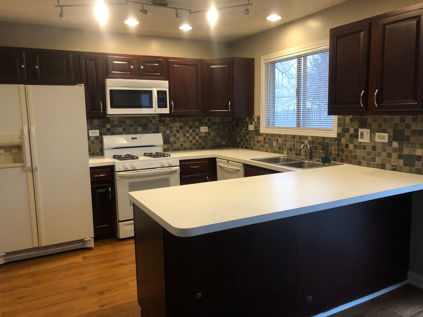 Bolingbrook House: 448 Independence