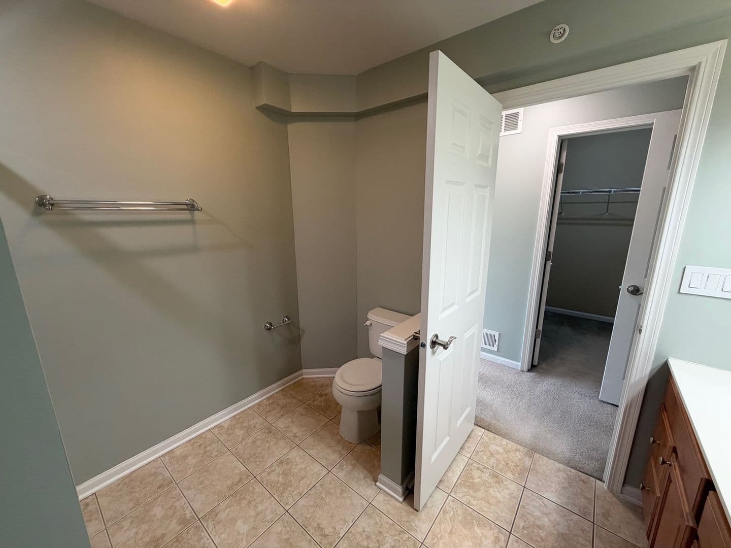 Streamwood Townhome: 924 Elizabeth Dr