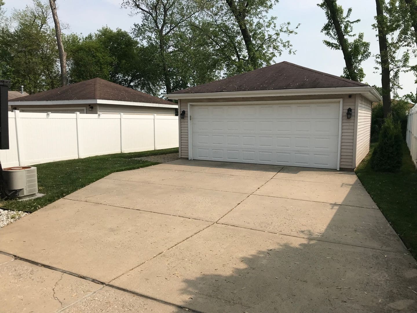 Berkley House: 5901 Burr Oak Avenue
