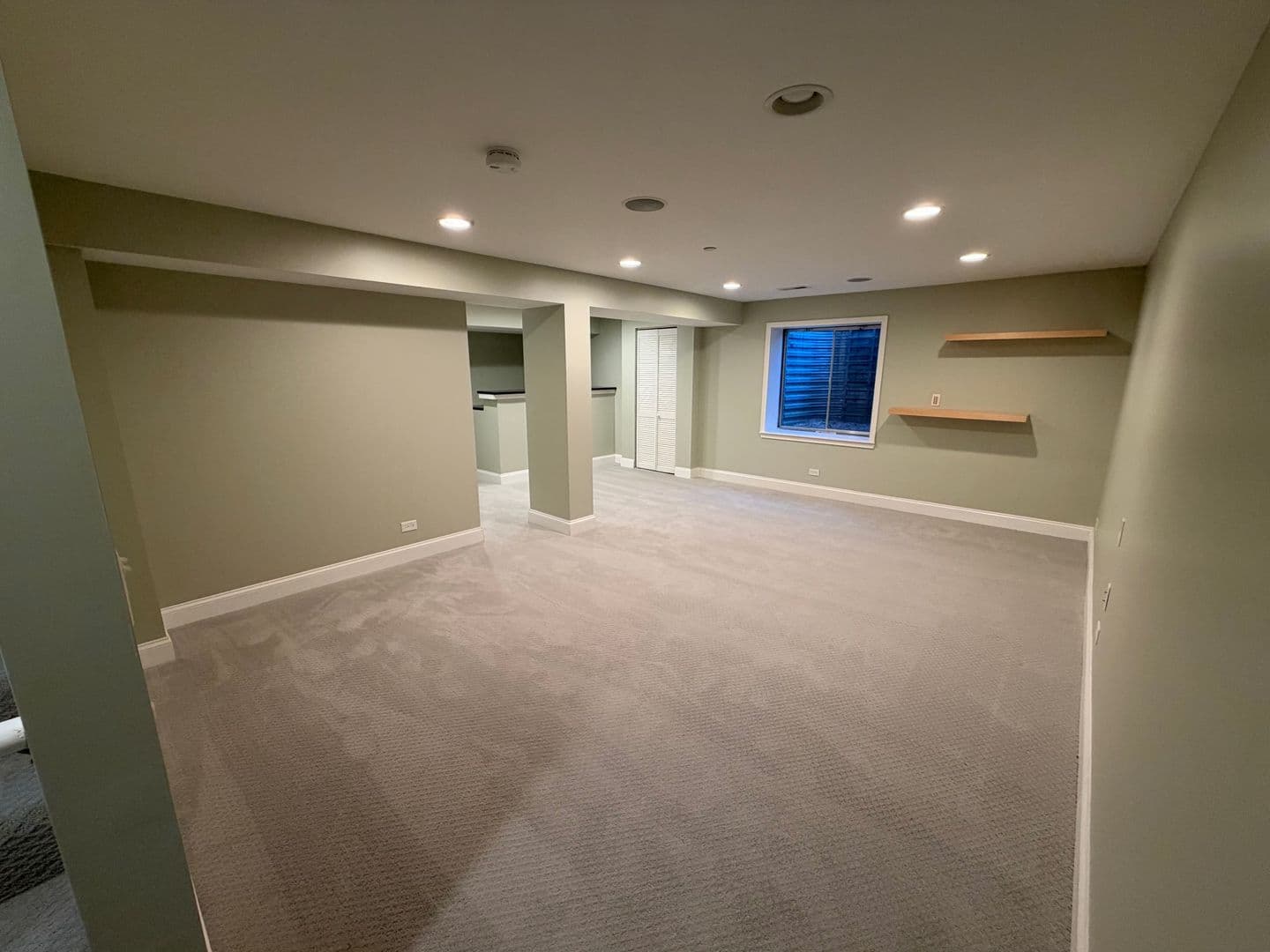 Streamwood Townhome: 924 Elizabeth Dr