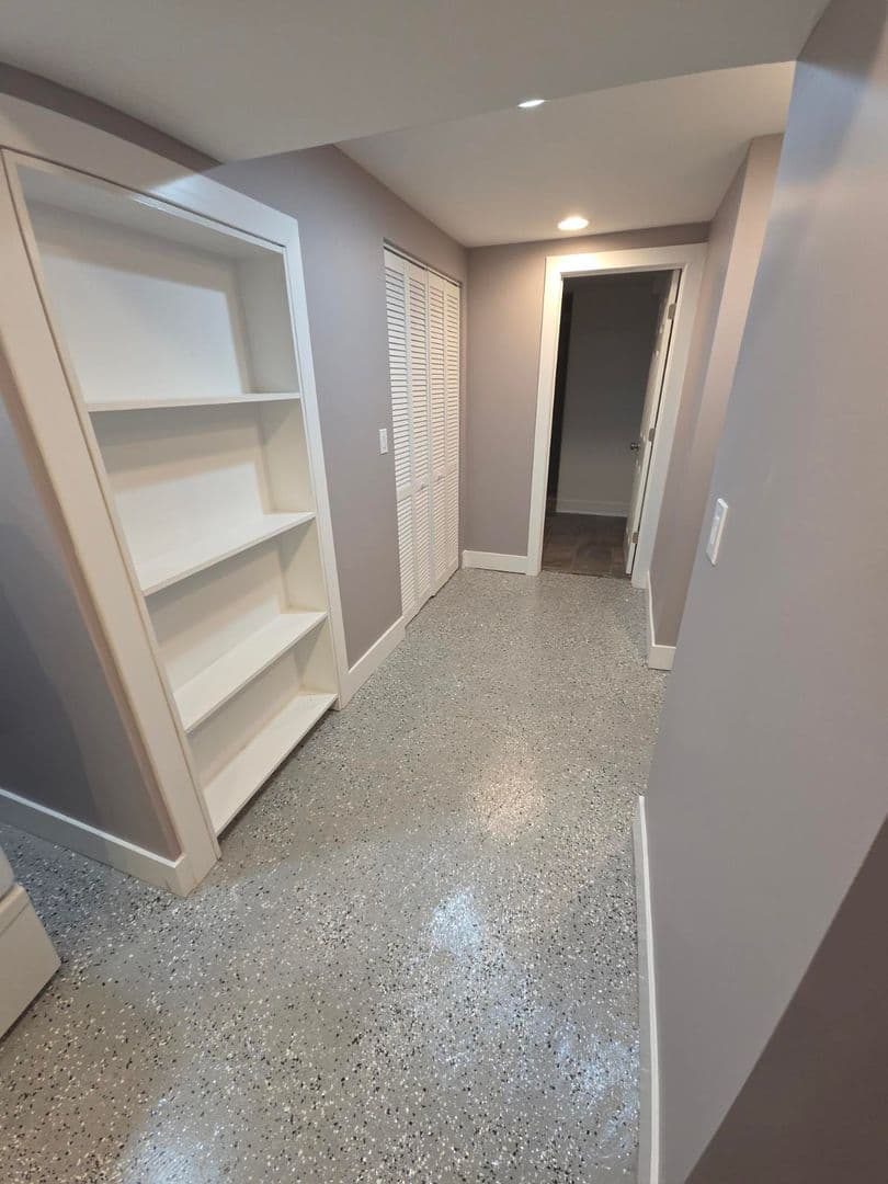 Schiller Park House: 9804 Linn Ave