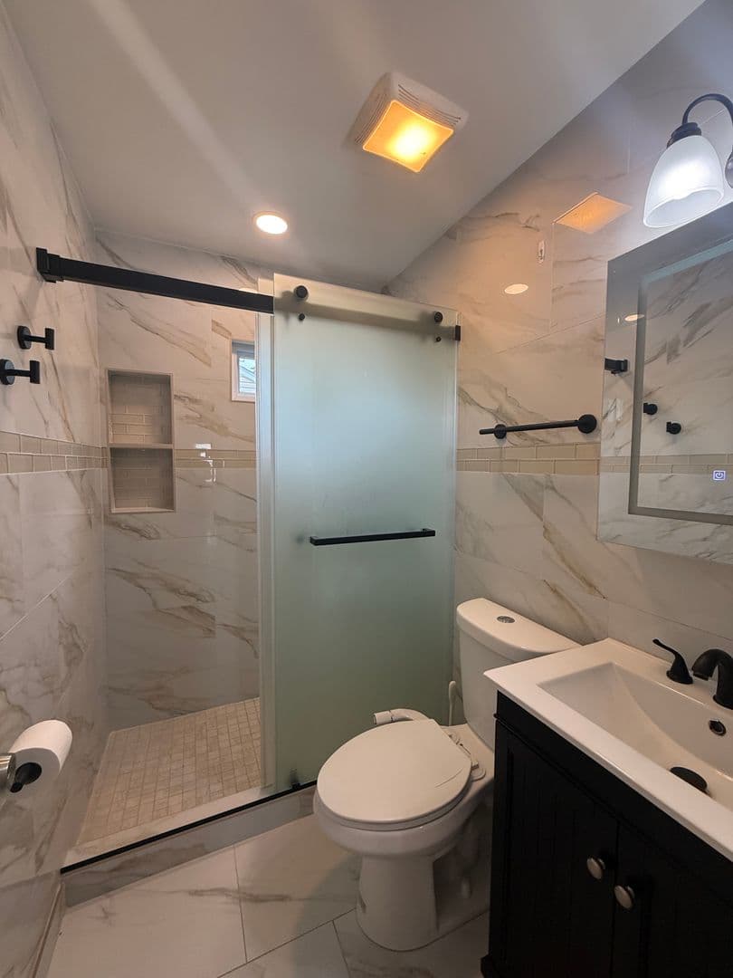 Glenview House: 542 Cherry Ln,