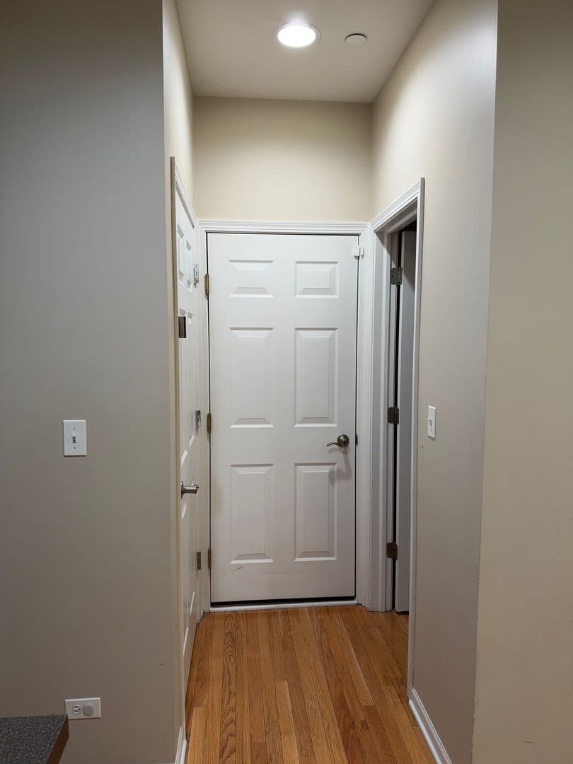 Streamwood Townhome: 924 Elizabeth Dr