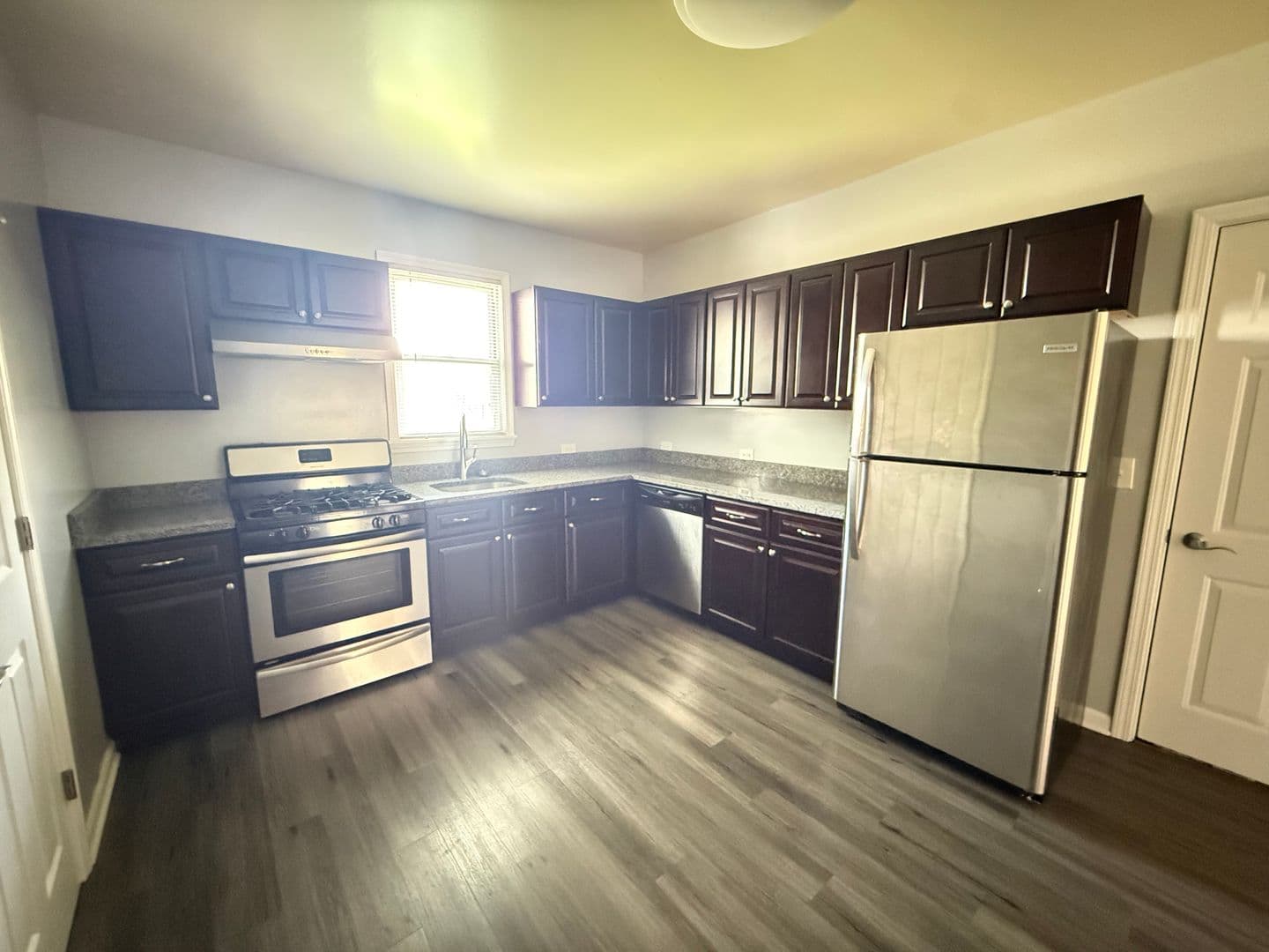 Forest Park Apartment: 150 Rockford Ave