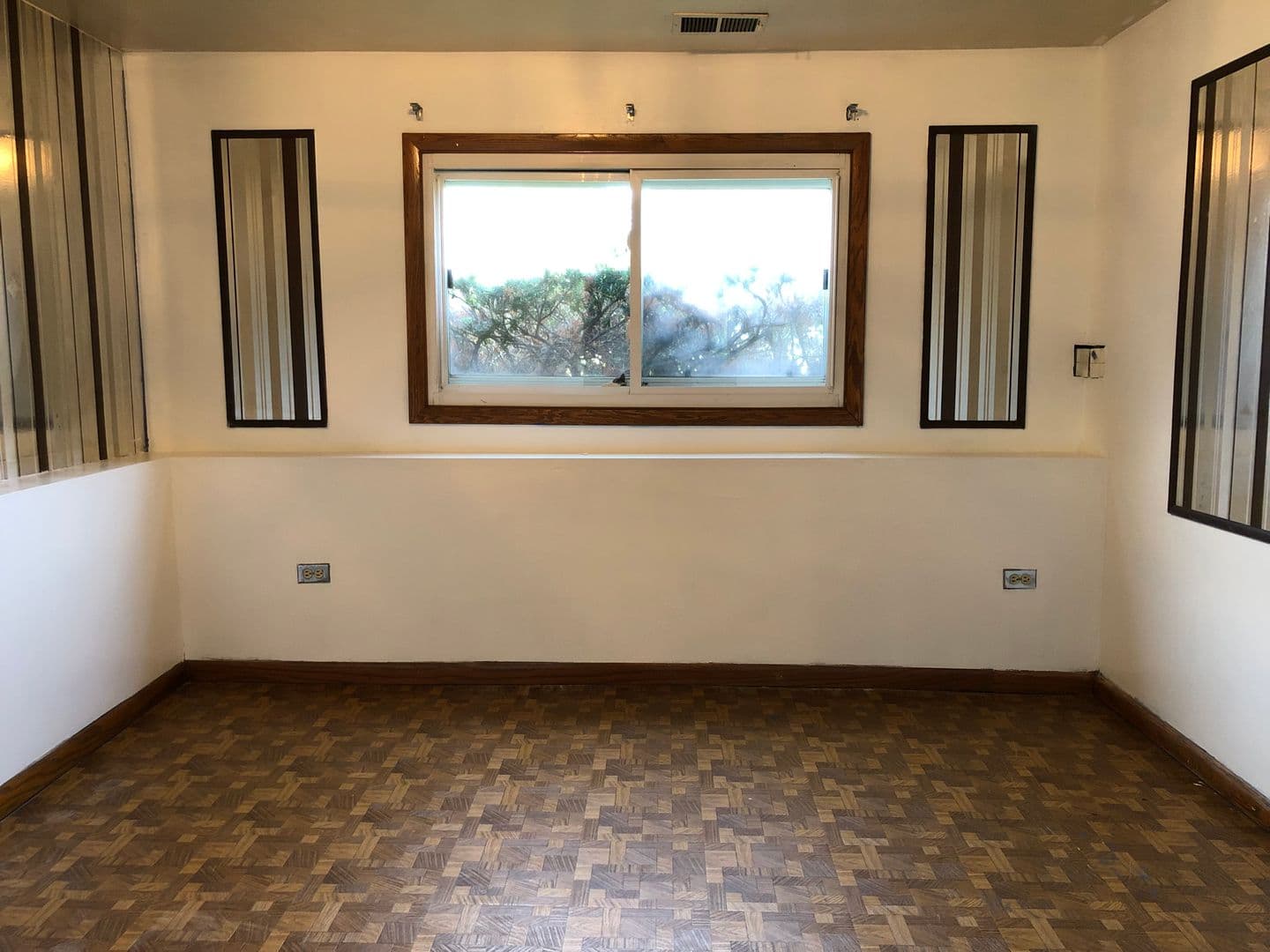 Schiller Park House: 5041 Forster Ave